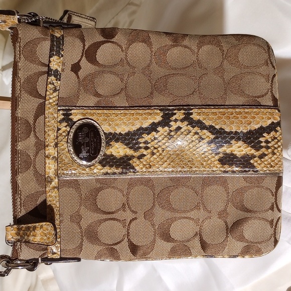 Signiture Python 🔥 Coach Crossbody - Picture 4 of 14